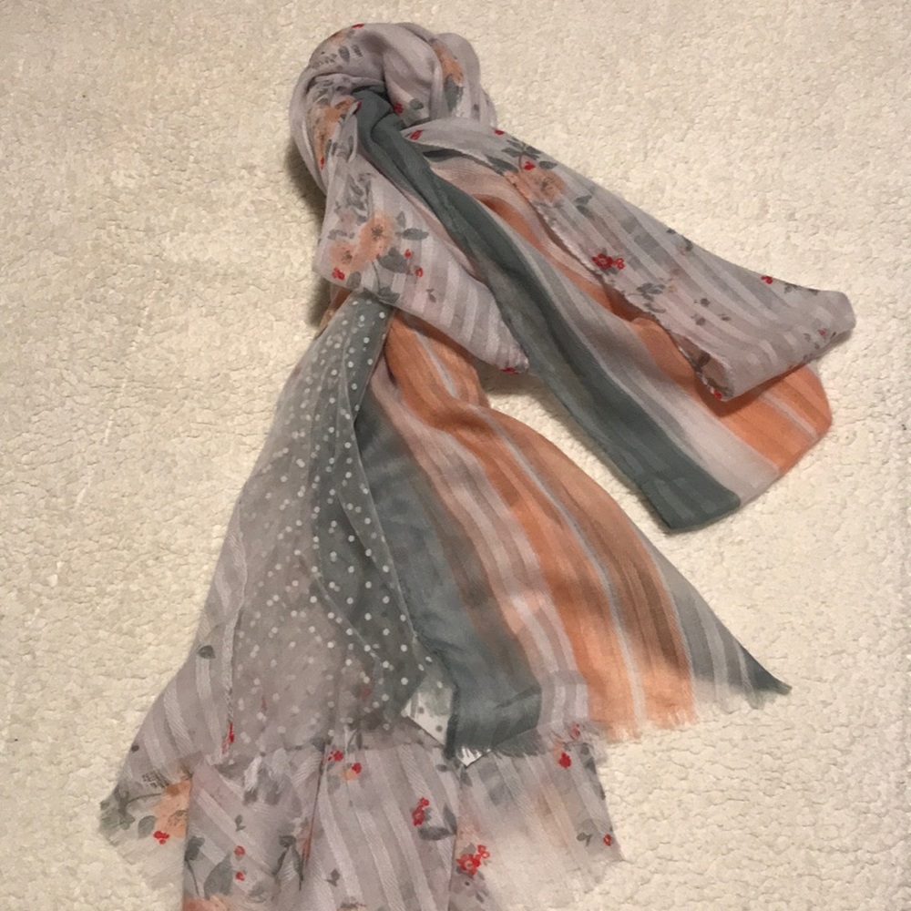 NWT Lightweight long pastel floral fashion scarf/wrap Size OS